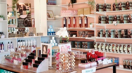 Mikaela Beauty Boutique NZ изображение 3