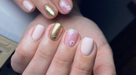 Blessed Nails, bilde 2