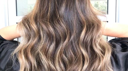 Ebony Bate Hair obrázek 3