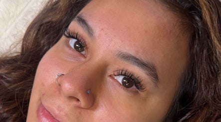 Lashed By Xio billede 3