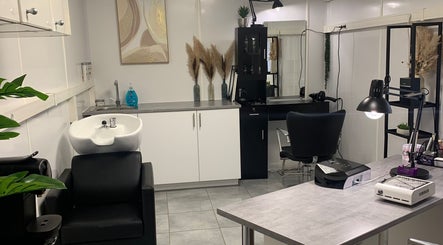 Beauty House By Gwen