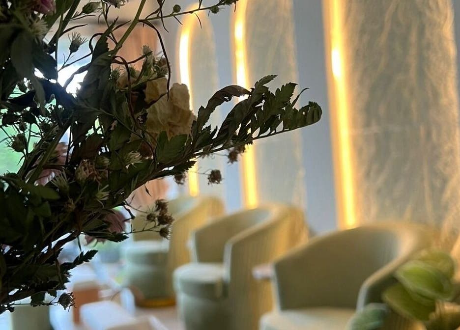 Elegant floral arrangement at BeautyfulSpa, Bali, Bali, ID, enhancing a calming spa interior.