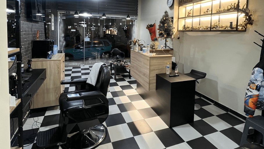 Εικόνα DMC Barber Shop 1