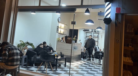 Εικόνα DMC Barber Shop 3