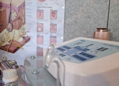 Huidanalyse-apparaat bij Twoja Uroda in Dieren, Gelderland, NL voor huidverjongingsbehandelingen.