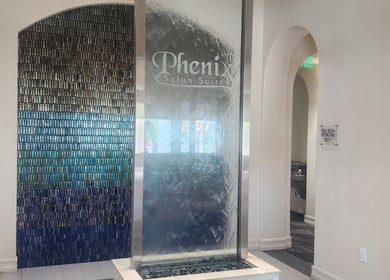 Sleek water feature at CHELLE HAIR DESIGN, Boca Raton, Florida, US, enhancing the salon's luxurious ambiance.
