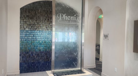Sleek water feature at CHELLE HAIR DESIGN, Boca Raton, Florida, US, enhancing the salon's luxurious ambiance.