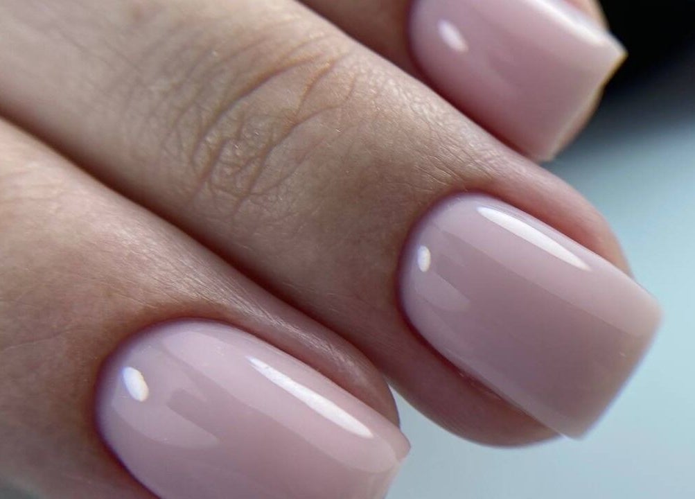 Manucure élégante chez NailsWithLove, Jemeppe-sur-sambre, Région Wallonne, BE.