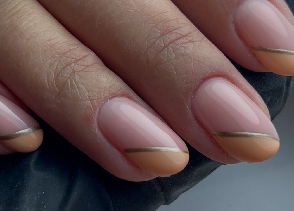 Design ongles chic chez NailsWithLove à Jemeppe-sur-sambre, Région Wallonne, BE.