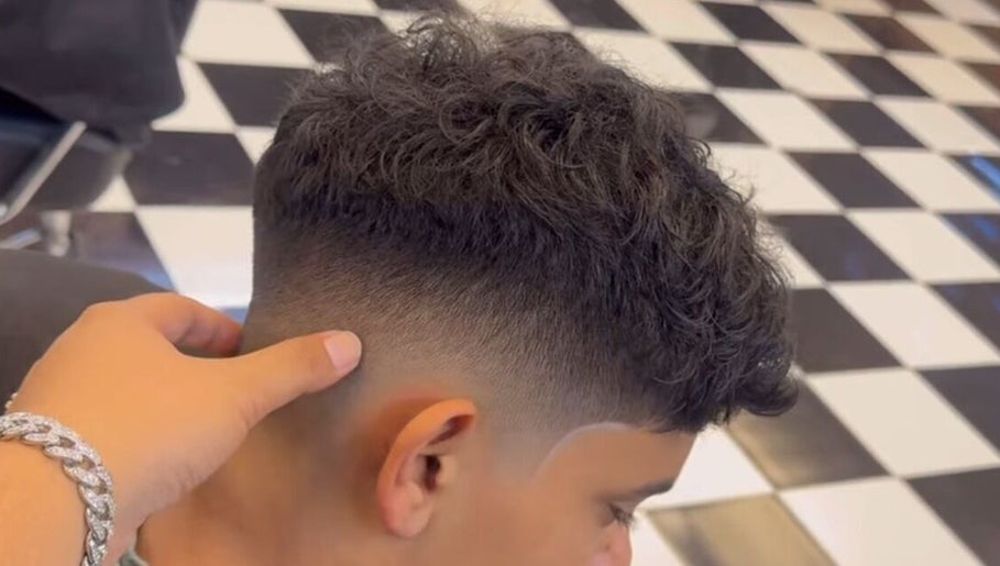 Azrulthebarber image 1