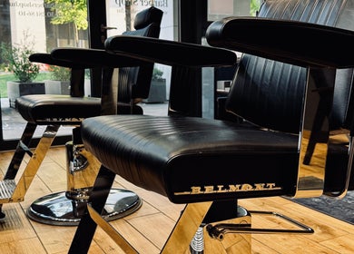 Modern borbélyszék a Welkin Barber Shop-ban Budapest, Magyar, HU.