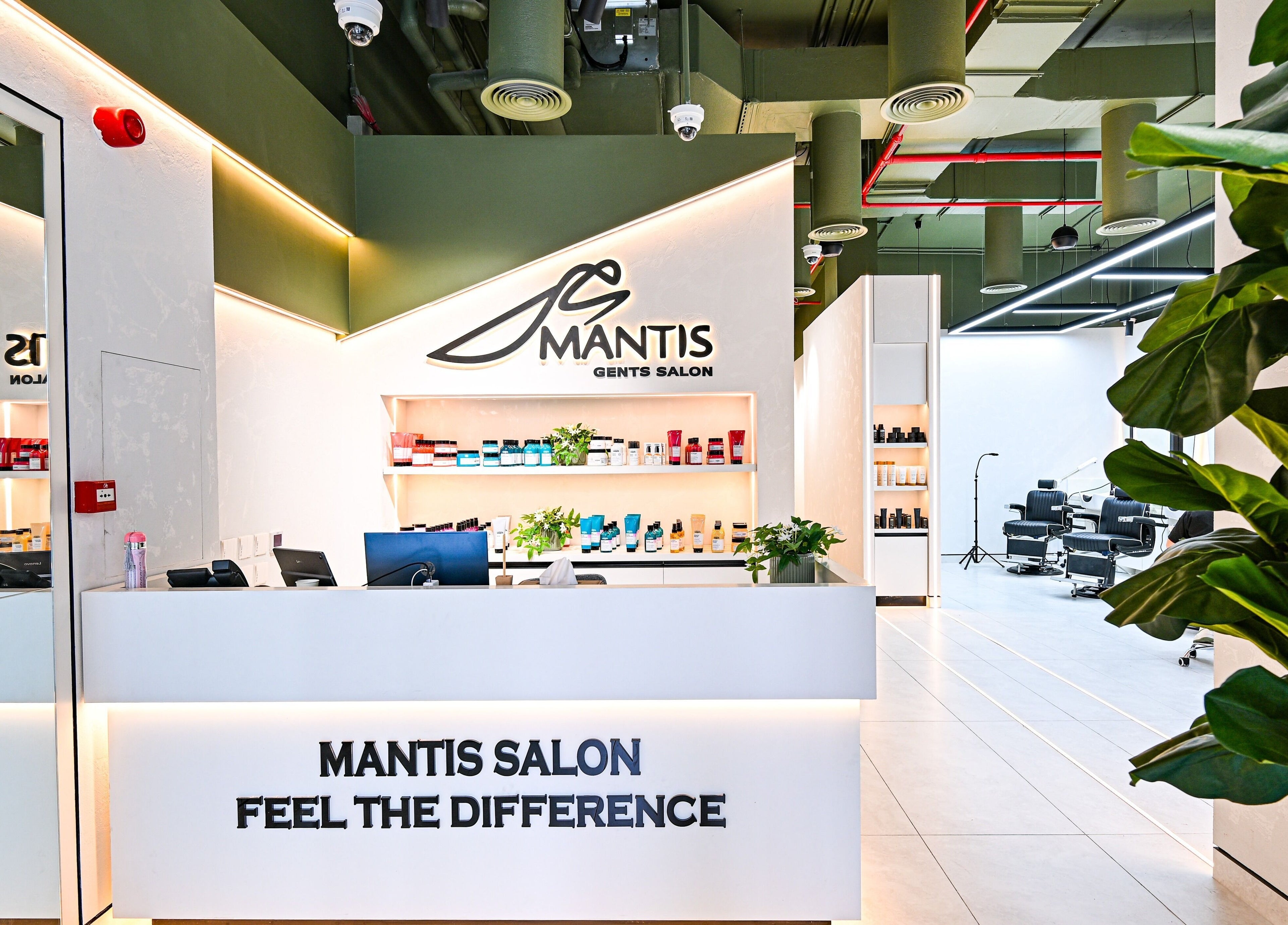 Reception at Mantis Gent’s Salon - Business Bay, displaying a modern interior in Dubai, Dubai, AE.