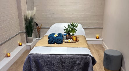 Covent Garden Thai Massage at Lalux nails