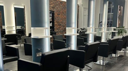 Dean Jones Hairdressing зображення 2