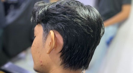 broson barbershop image 2