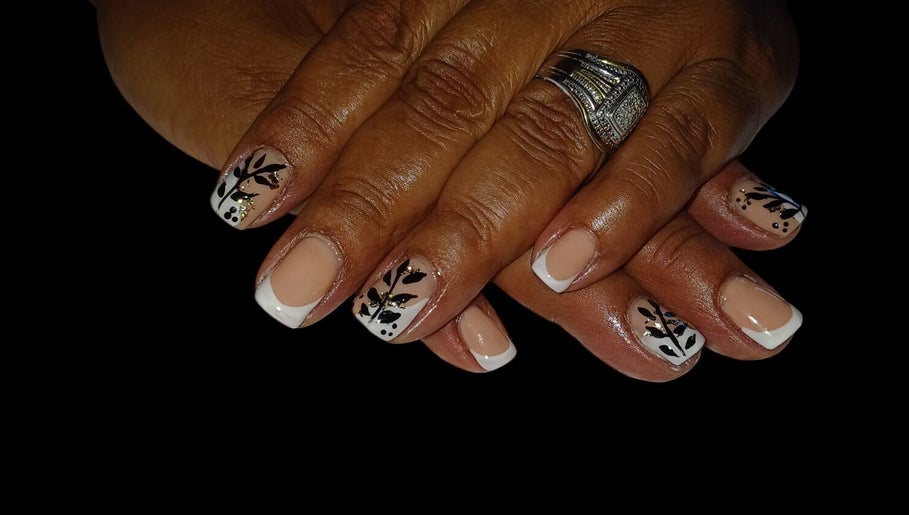 Tips 'n Toes Nails image 1