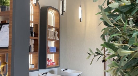 La Venir Ladies Salon, bilde 3