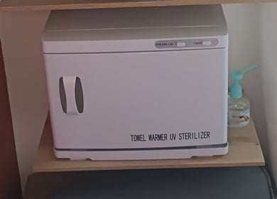 Sterilisateur UV chez Sarah Naturopathe & Massages Bien-être, Grémonville, Normandie, FR.