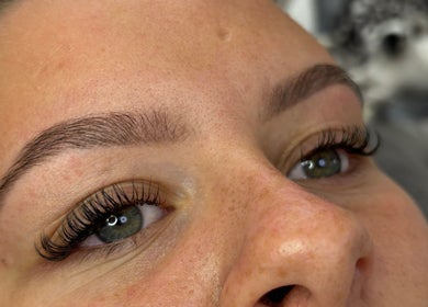 Close-up of beautifully styled lashes at Mhbeautz, Birmingham, England, GB.
