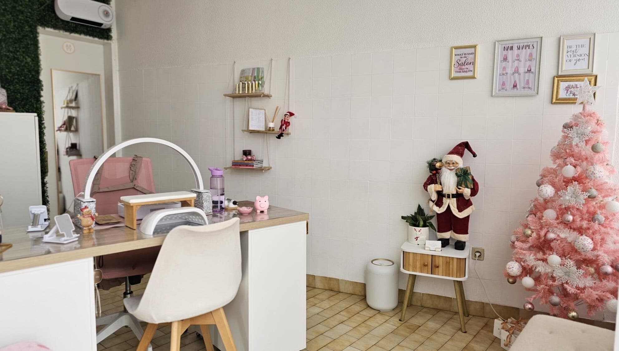 Espaço acolhedor no estúdio Do your nails here | Susana leandro - Nail designer, Caldas Da Rainha, Leiria, PT.