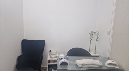 Simply Unique Beauty Salon