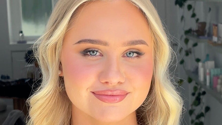 Immagine 1, Deanna Maree Makeup
