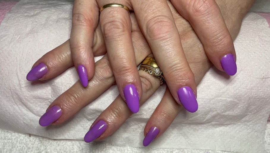 Polished And Gloss Beauty image 1