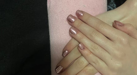 Polished And Gloss Beauty image 2