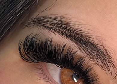 Close-up of luxurious lashes at Luxenhanced, Radcliffe, England, GB, showcasing detailed beauty enhancements.