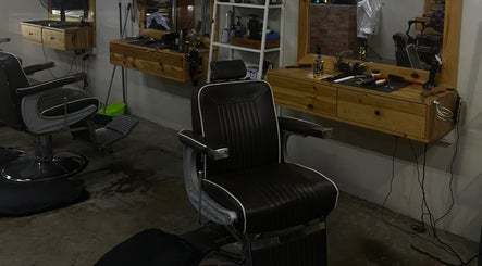 Sleek barber chair at Leecutshair in Petaling Jaya, Selangor, MY, showcasing stylish interior design.