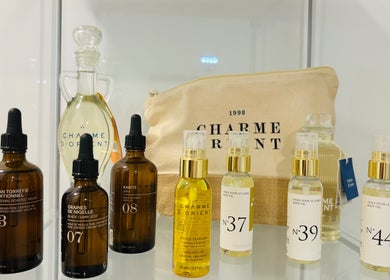 Produtos Charme D'Orient na prateleira de Vida Sense Spa, Ferragudo, Faro, PT.
