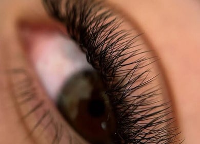Gros plan cils luxueux chez Diamond__lashes06, Le Cannet, Provence-Alpes-Côte d'Azur, FR.