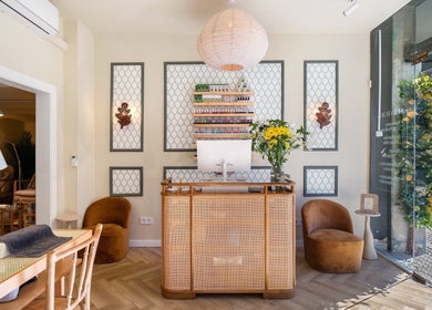 Recepción en La Esmaltería Barcelona con decoración moderna en Barcelona, Catalunya, ES.