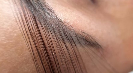 Brow Club, bilde 2