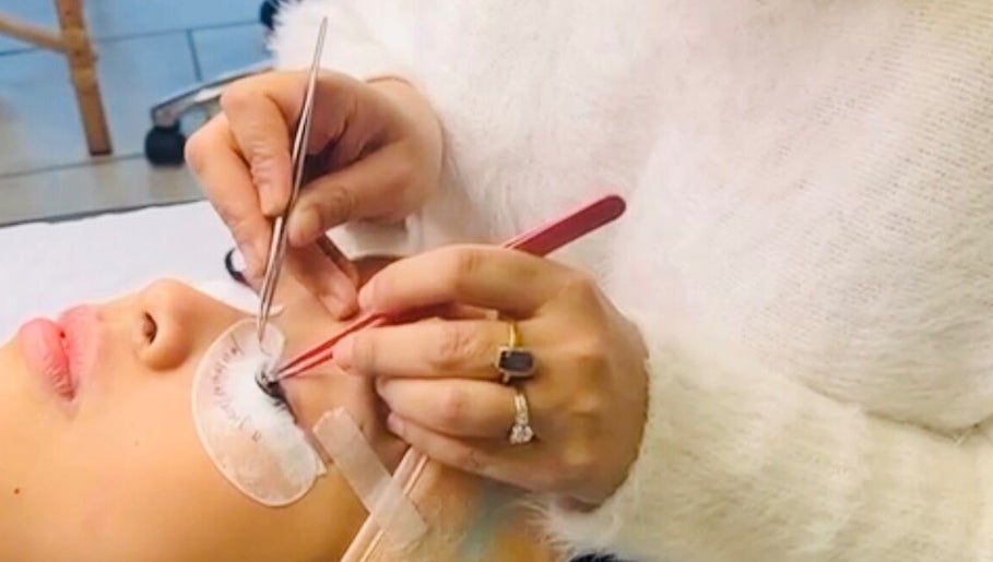 Εικόνα HaausOfBeauty 1