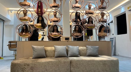 Wighub & Salon image 3