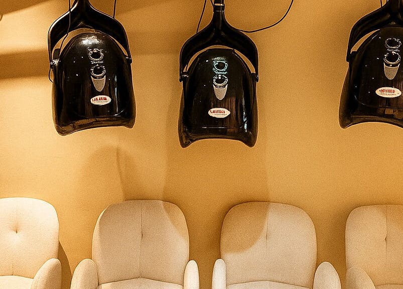 Sillas cómodas y secadores en Zen|Santiago Beauty, Santiago De Los Caballeros, Santiago, DO.