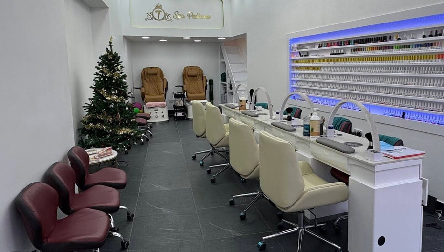 Tina Nails Spa image 1