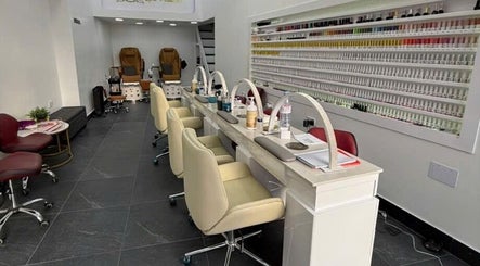 Tina Nails Spa image 2
