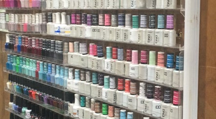 Cosmo cabin Exclusive Nail Spa image 2