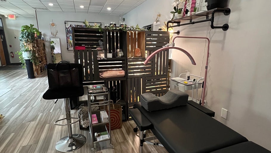 Shannan’s Beauty Bar, bild 1