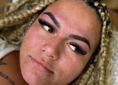 Close-up of enhanced lashes at A.BrowsnLashes, Kerikeri, Northland, NZ showcasing detailed lash work.