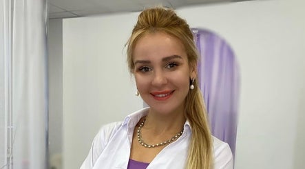 Dr Vanessa