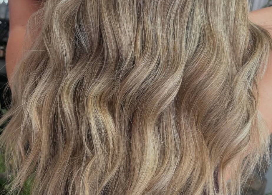 Flowing golden waves styled at House of L.A @ Jays escape in Stanstead Abbotts, England, GB.