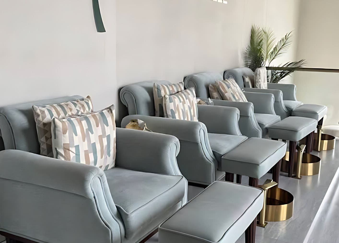 منطقة جلوس أنيقة في صالون وصالون سمر بريز، الرياض، محافظة الرياض، السعودية.