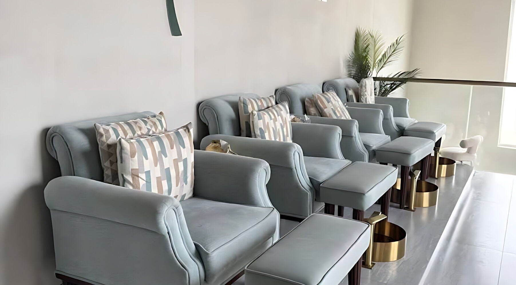 منطقة جلوس أنيقة في صالون وصالون سمر بريز، الرياض، محافظة الرياض، السعودية.