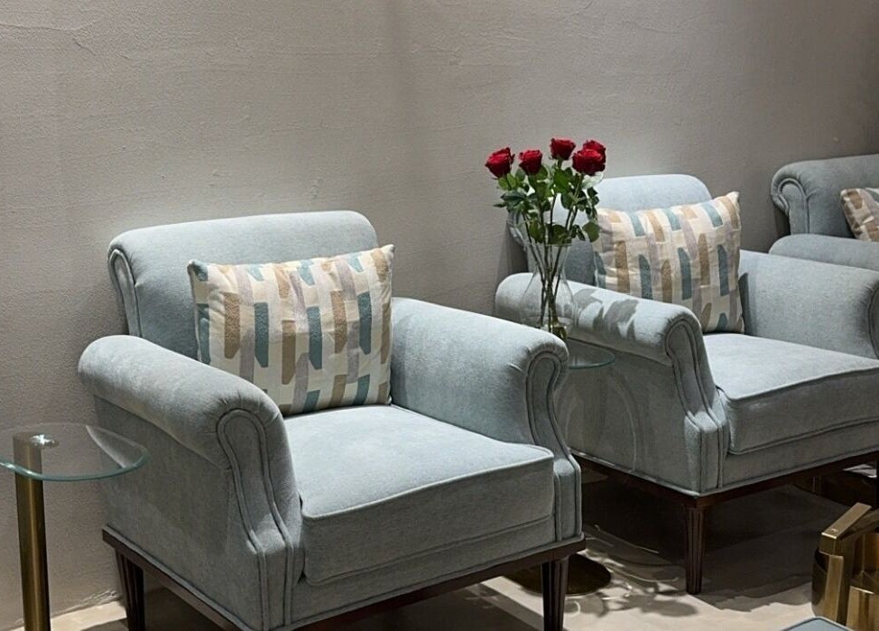 منطقة جلوس راقية في Summer Breeze Salon & Spa، الرياض، الرياض، السعودية.