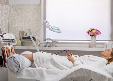 Anna Harangvölgyi Beauty and Longevity Institute Downtown wellness kezelés Budapest, Magyar, HU.