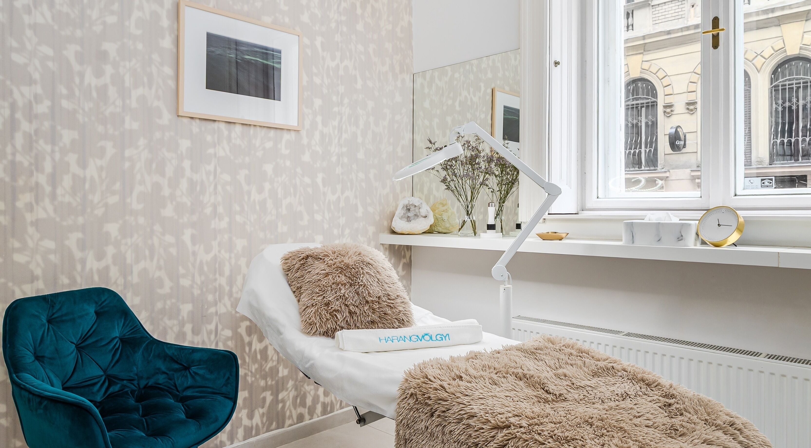 Anna Harangvölgyi Beauty and Longevity Institute Downtown relaxáló szobája Budapesten, Magyarországon.