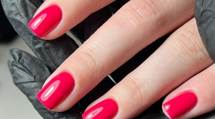 Pretty Little Claws image 3